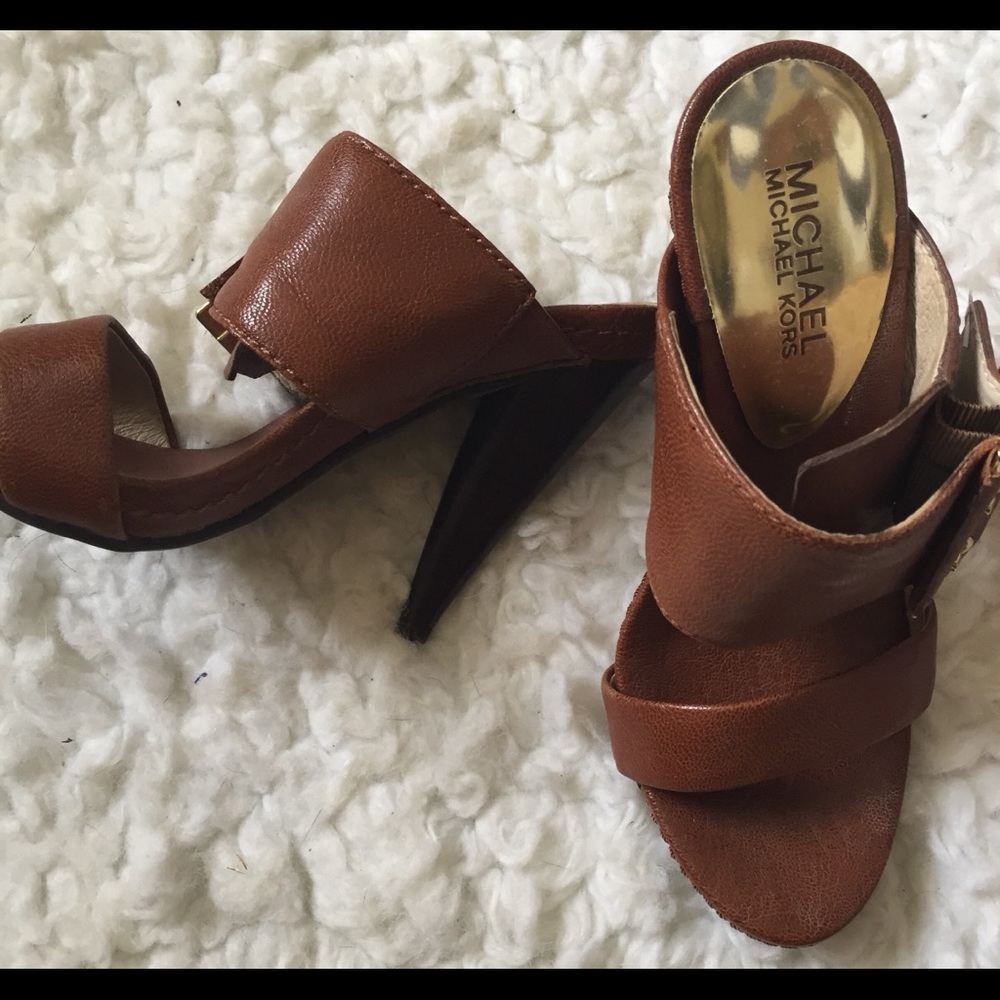 Gorgeous Micheal Kors Brown open toe heels